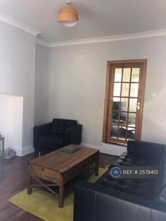 3 bed Terraced to rent Image 9