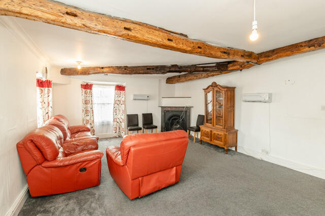 3 bed Apartment for sale Image 11