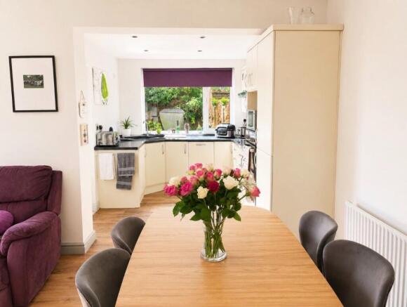 3 bed Terraced for sale Image 12
