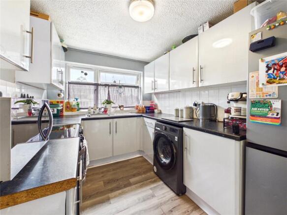 Redwood Close, Colchester, Essex, CO4 photo 4