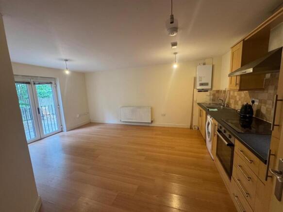 2 bed Apartment for sale Image 4