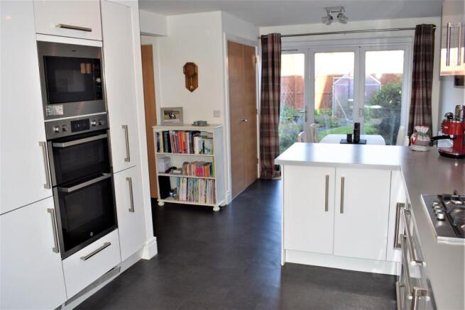 DAY KITCHEN