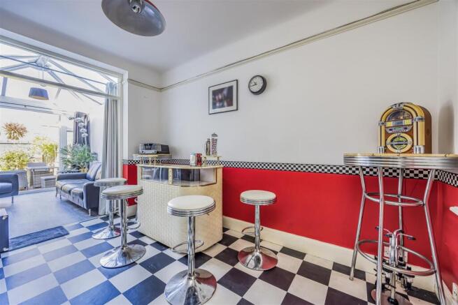 85 Vernon Road, Copnor, Portsmouth-PorticoMarketin