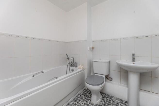 2 bed Apartment for sale Image 12