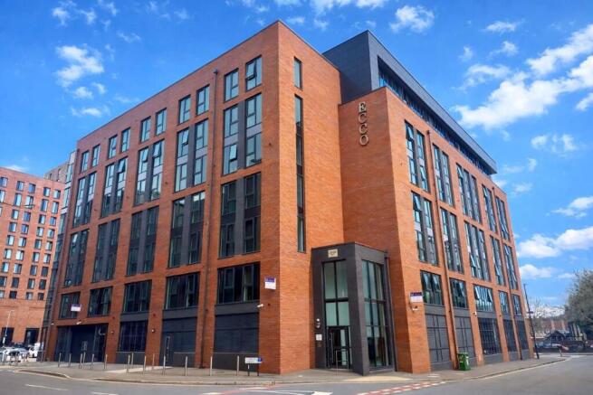 3 bed Apartment to rent Image 12