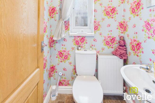 3 bed Detached for sale Image 11
