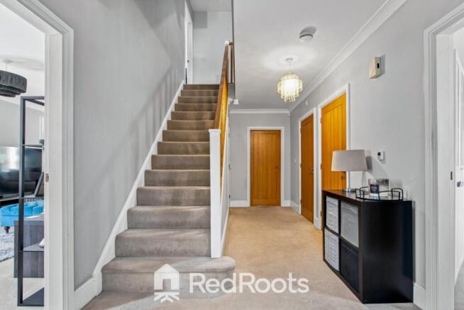 5 bed Detached for sale Image 10