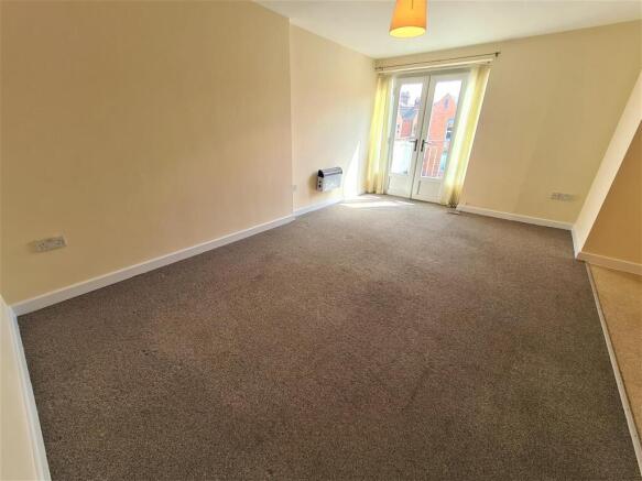 Barclay Court 7 - Lounge.jpg
