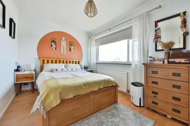 2 bed Town House for sale Image 8