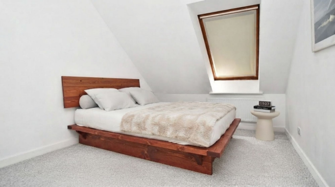 3 bed Flat for sale Image 5