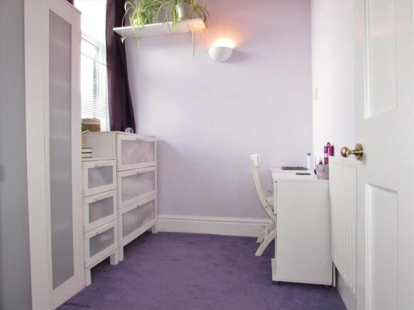 Bedroom/Dresser