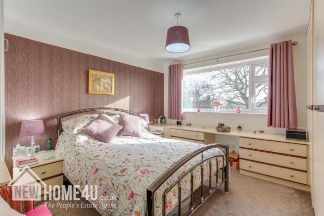 MASTER BEDROOM: