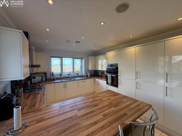 off B5109, Pentraeth, Anglesey, LL75 photo 4