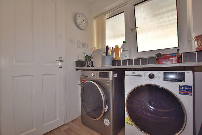 3 bed Semi-Detached for sale Image 11