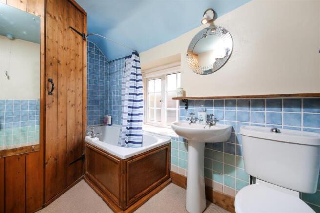Bathroom.jpg
