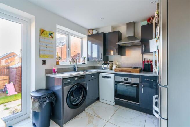 Archerfield Drive, Cramlington, NE23 photo 4