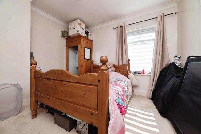 3 bed Terraced for sale Image 12