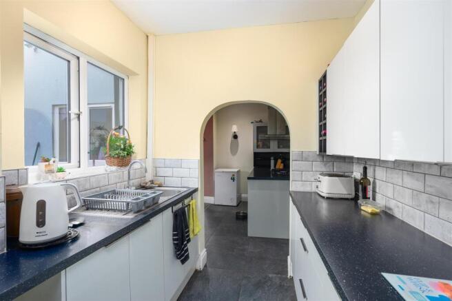 2 bed Semi-Detached for sale Image 6