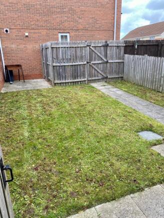 2 bed End of Terrace to rent Image 8