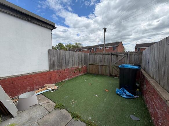 3 bed Terraced for sale Image 11