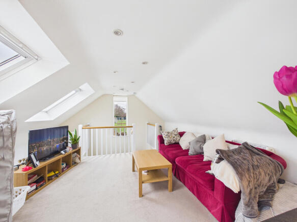 CAM01354G0-PR0667-STILL009