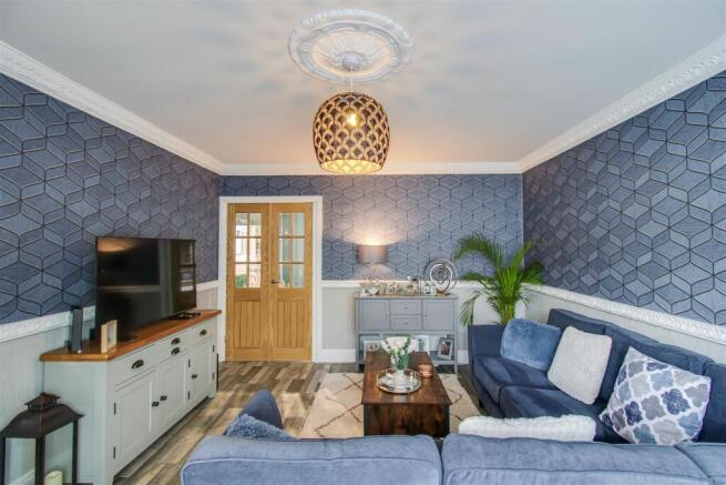 3 bed Semi-Detached for sale Image 7