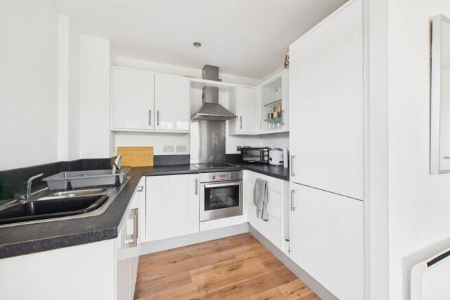 2 bed Apartment for sale Image 6