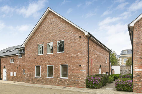 Great Charta Close, Englefield Green, Egham, Surrey, TW20
