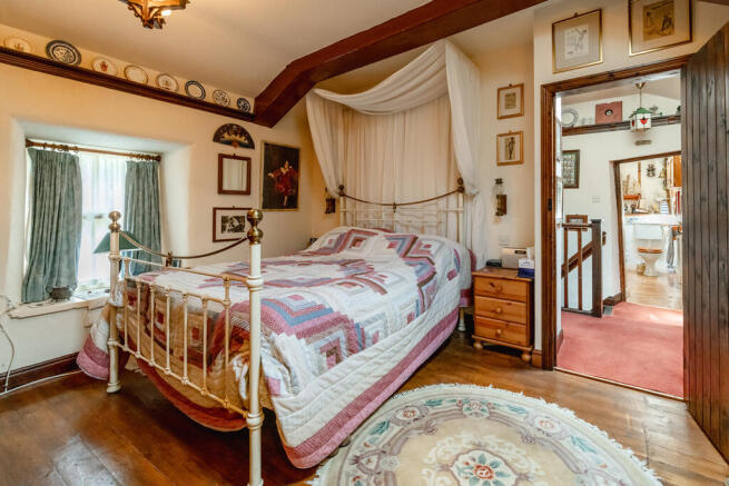 2 bed Cottage for sale Image 12