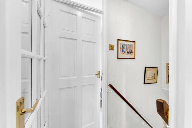 39 NARROW LANE-22