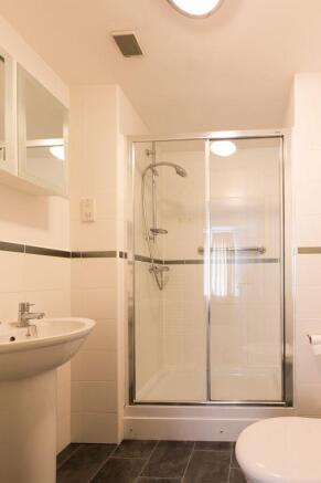EN SUITE