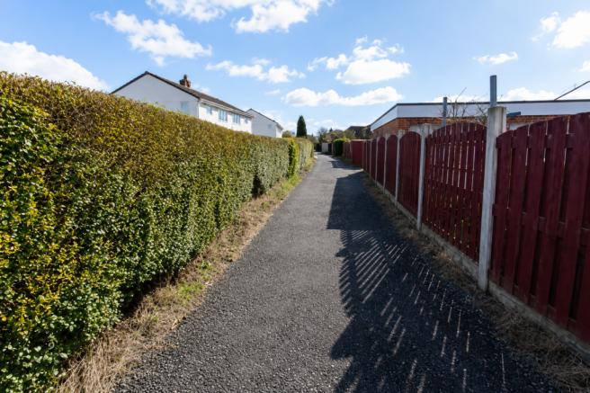 3 bed Detached Bungalow for sale Image 11