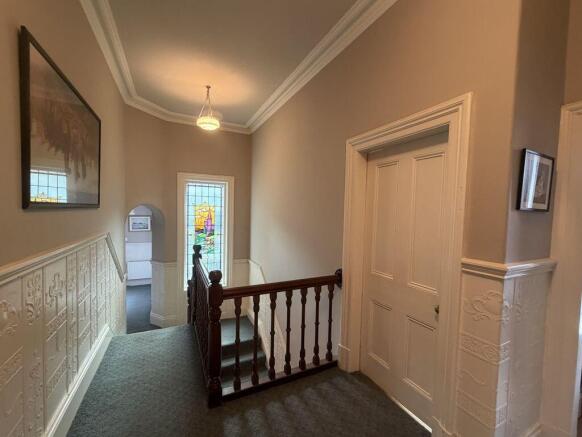 5 bed Detached for sale Image 10