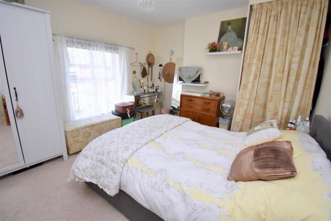 BEDROOM 1.JPG