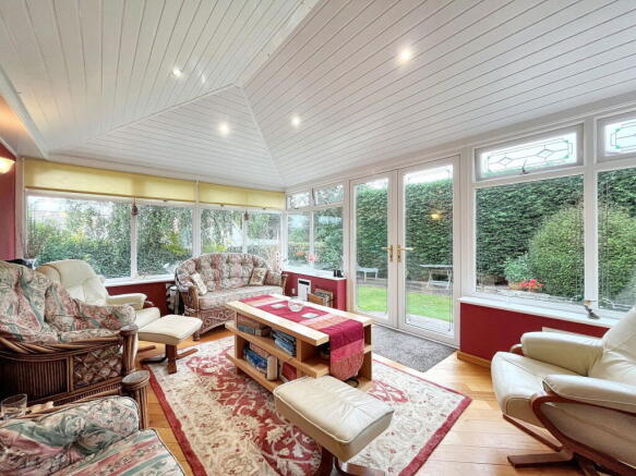 4 bed Detached for sale Image 9