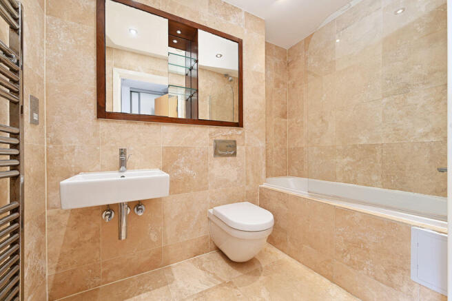 2 bed Apartment to rent Image 9