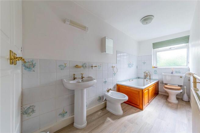 En-Suite Bathroom