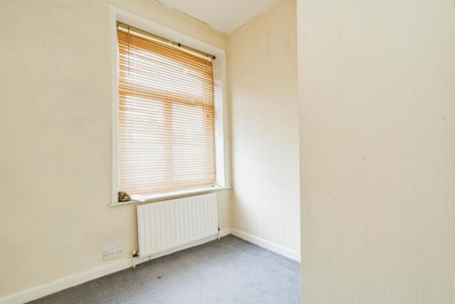 3 bed Terraced for sale Image 9