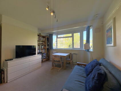 Canons Court, Stonegrove, Edgware, HA8