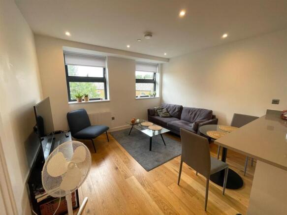 LivingRoom.jpg