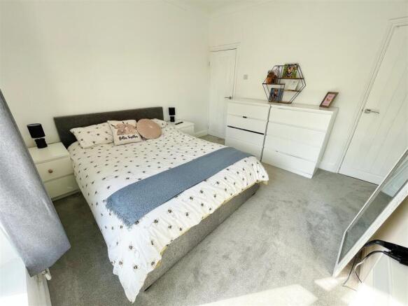2 bed End of Terrace to rent Image 10