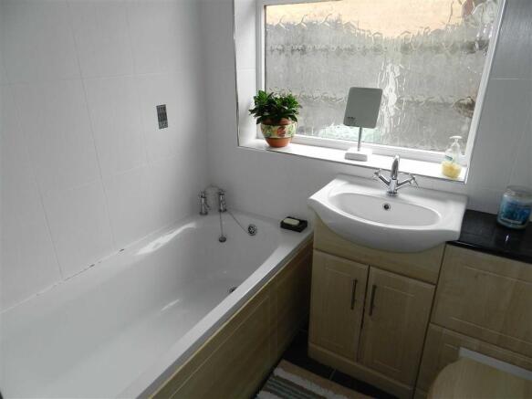 GROUND FLOOR BATHROO