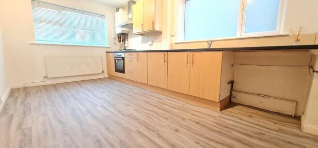 KITCHEN / BREAKFAST