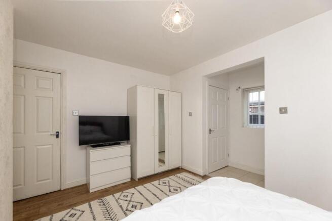 3 bed Semi-Detached for sale Image 10