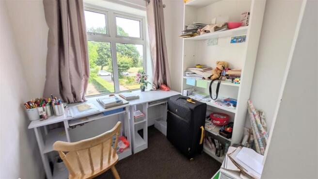3 bed Semi-Detached to rent Image 9