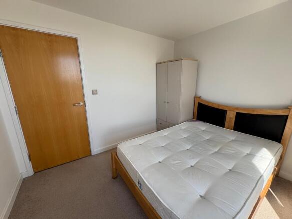 2 bed Flat to rent Image 10