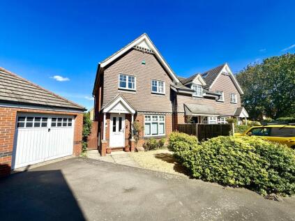 Woodall Close, Chessington, Surrey. KT9 2SJ