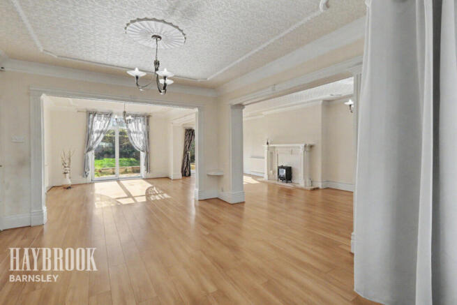 4 bed Detached for sale Image 8
