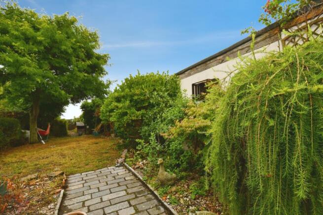 2 bed Terraced for sale Image 12