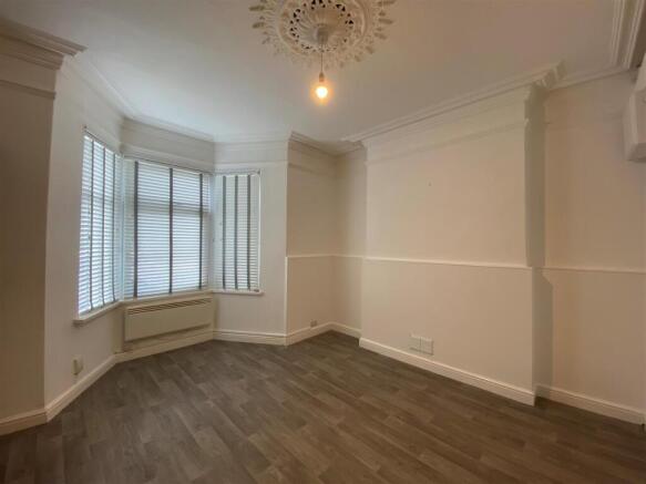 GF 34 Tynewydd Road - living room.jpg